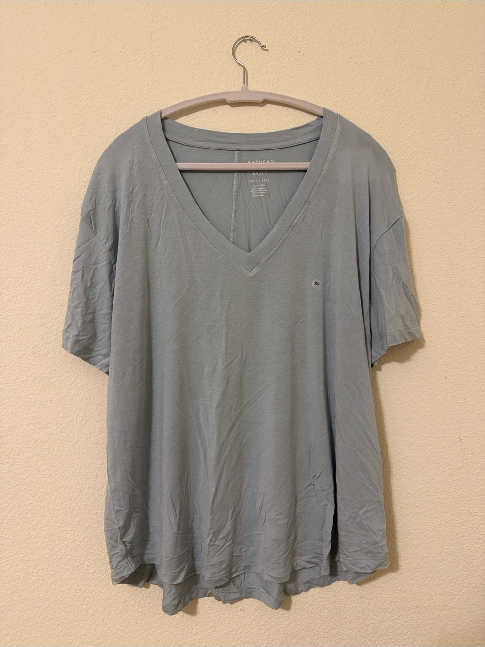 American Eagle outfitters soft & sexy size xl blue short sleeve v-neck t-shirt